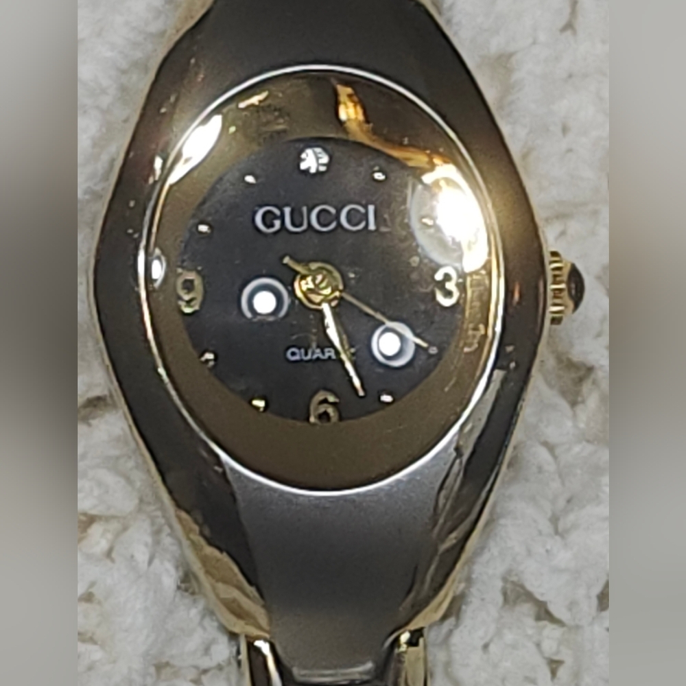 Vintage GUCCI Bubble Face Watch with Diamond